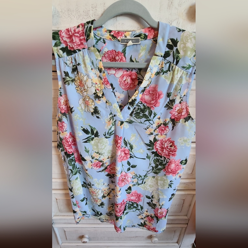 Sleeveless Floral Blouse